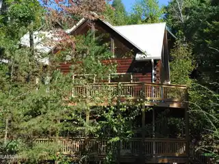 Custom Cabin in Prime Resort Location