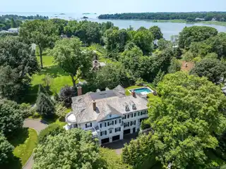 Gorgeous Colonial Home in a Sought-after Location