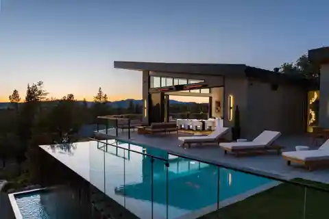Cutting-Edge Napa Valley Estate