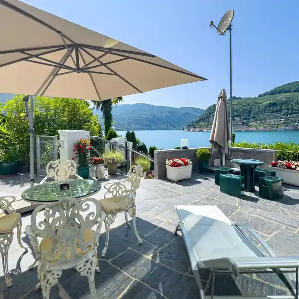 CHARMING VILLA WITH LAKE VIEWS