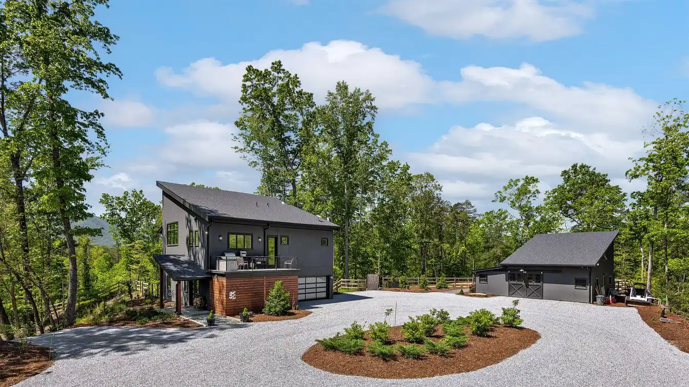 Beautiful Modern Horse Farm with Lakefront Lot