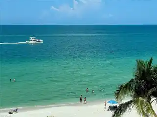 Beautiful Gulf-Front Residence on the Miracle Mile