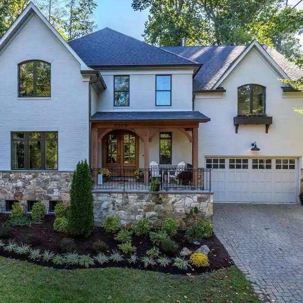 AWARD-WINNING BUILDER’S ULTIMATE LUXURY HOME