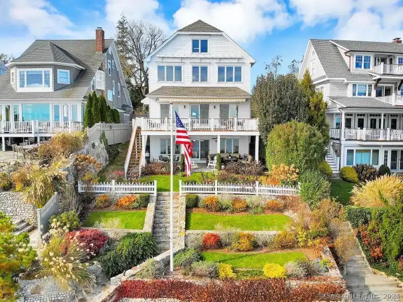 Bell Island Luxury Waterfront Retreat
