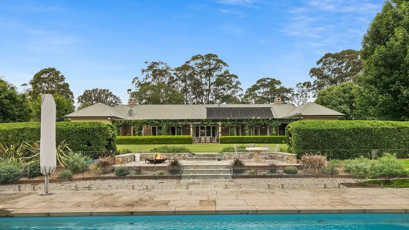 Grand Country Manor on Five Beautiful Acres