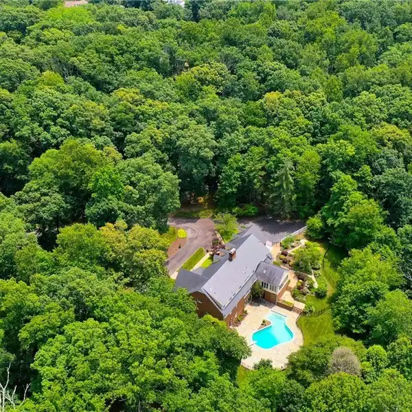SOMMERWOOD - AN EXTRAORDINARY RETREAT IN THE CITY
