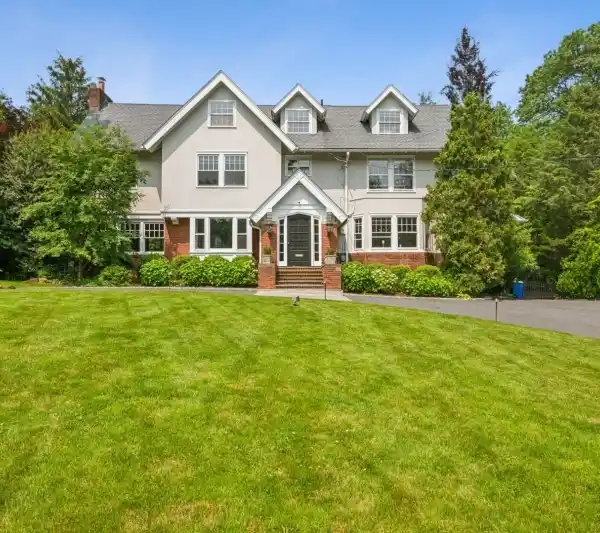 SPECTACULAR COLONIAL HOME IN NORTHSIDE SUMMIT