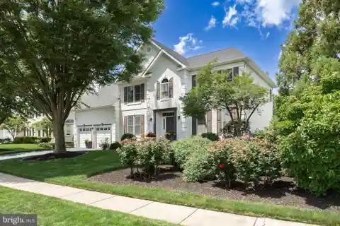Luxurious Living in the Heart of Moorestown Hunt