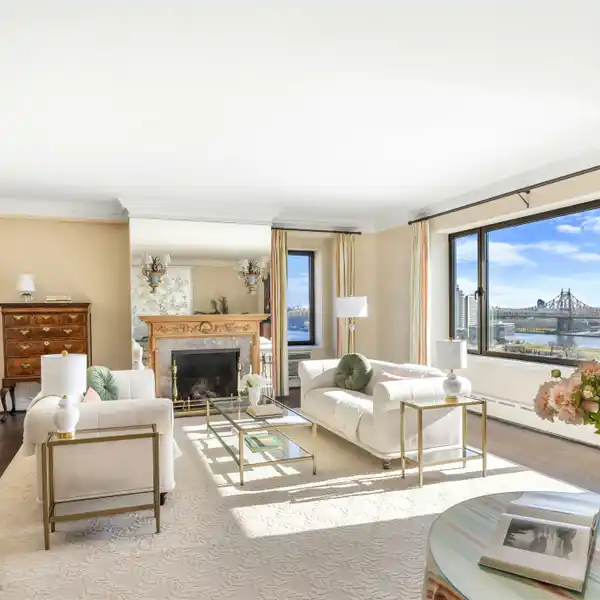 EXCEPTIONAL TOP-FLOOR HOME IN THE ICONIC ONE BEEKMAN PLACE