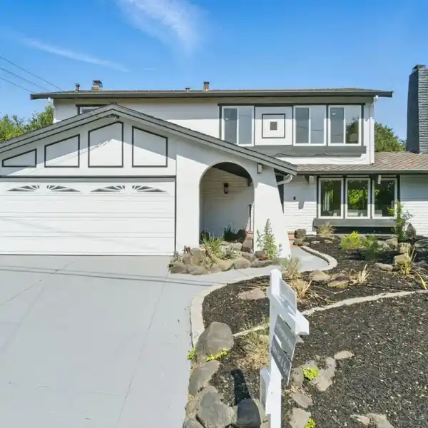 BEAUTIFULLY DESIGNED HOME IN DESIRABLE FIVE CANYONS