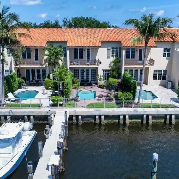 AMAZING DELRAY BEACH TOWNHOME IS A BOAT OWNER'S DREAM
