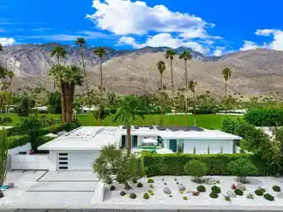 Midcentury Residence on the 17th Fairway