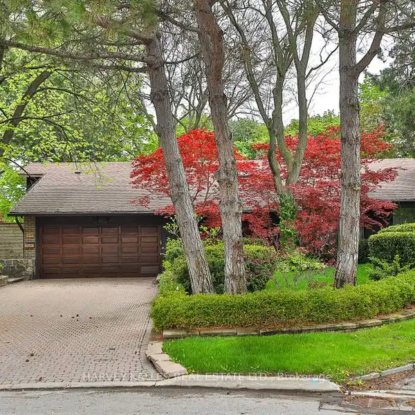 COUNTRY TRANQUILITY MEETS CITY CONVENIENCE