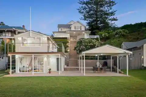 The Ideal Luxury Lake House
