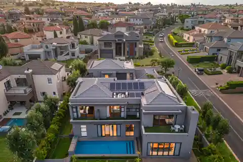 Luxury Mansion in Blue Valley Golf Estate