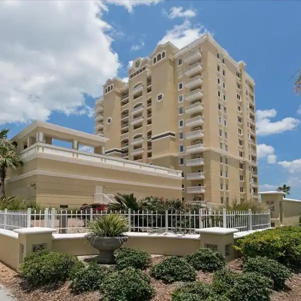 FABULOUS UNIT AT THE ACQUILUS CONDO