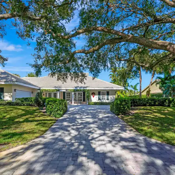 FULLY FURNISHED HOUSE IN PRESTIGIOUS HERITAGE OAKS