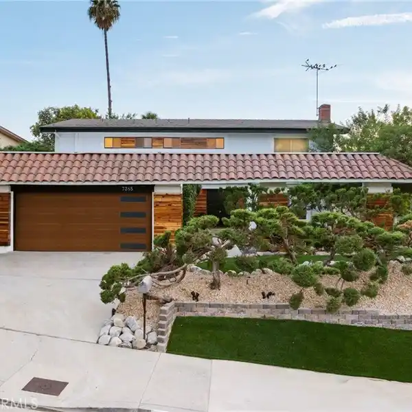 LIGHT AND BRIGHT CLASSIC WEST HILLS HOME