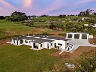 Striking Residence Offers a Secluded Feeling