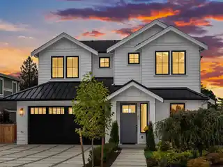 New Modern Farmhouse in the Heart of View Ridge