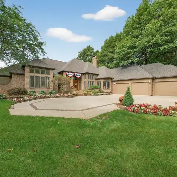 SPECTACULAR CUSTOM ESTATE ON 10 ACRES