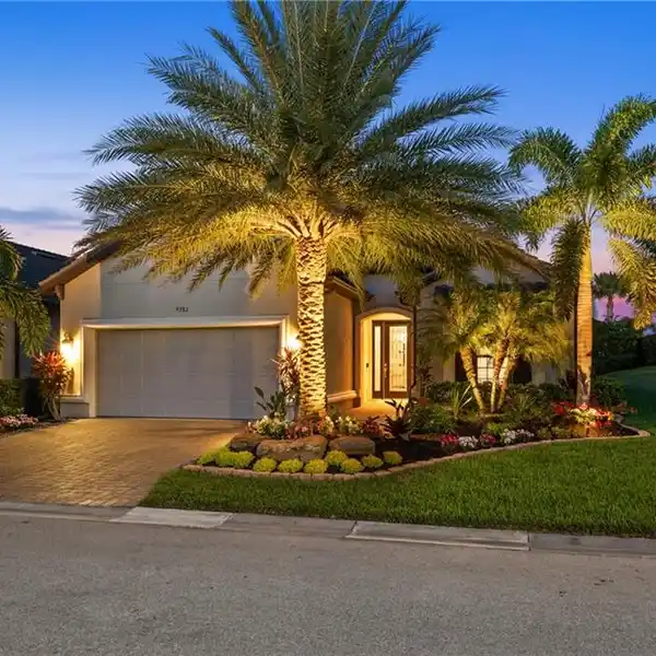 TROPICAL OASIS FEEL IN BEAUTIFULLY CURATED HOME