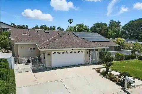 Beautiful One-Story Home in Porter Ranch Country Club