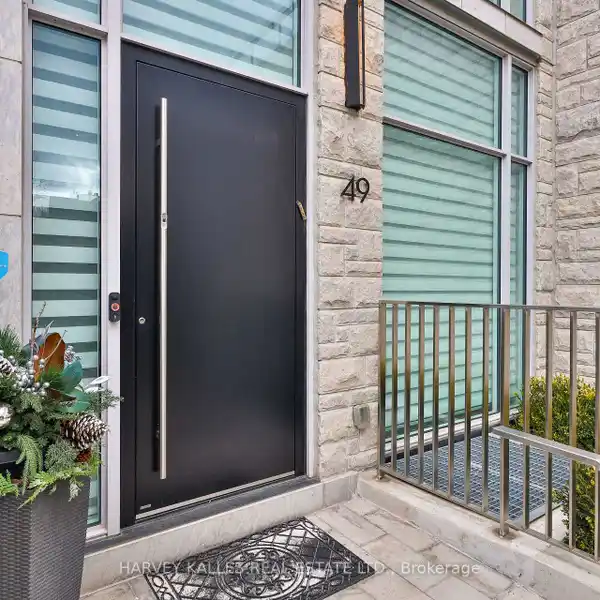 LUXURY LIVING IN THE HEART OF MIDTOWN
