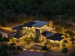 Rare Lavish Estate in Prestigious Location