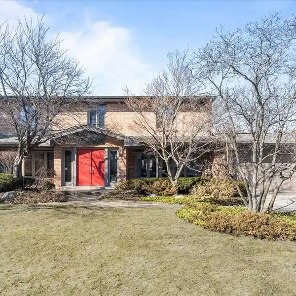 SPACIOUS FAMILY HOME IN HIGHLAND PARK