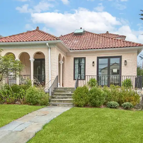 BEAUTIFULLY RENOVATED HOME IN CHESTER PARK