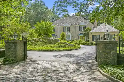 Stately Georgian Brick Colonial on a Private Cul-De-Sac