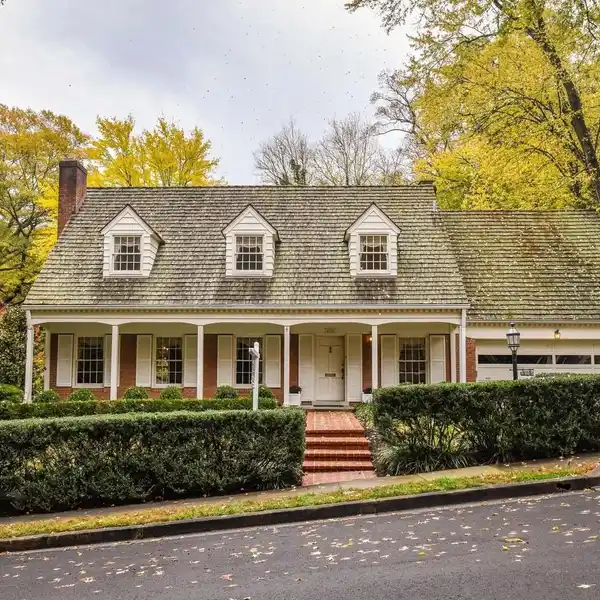 INVITING HOME IN SOUGHT-AFTER CHAIN BRIDGE FOREST