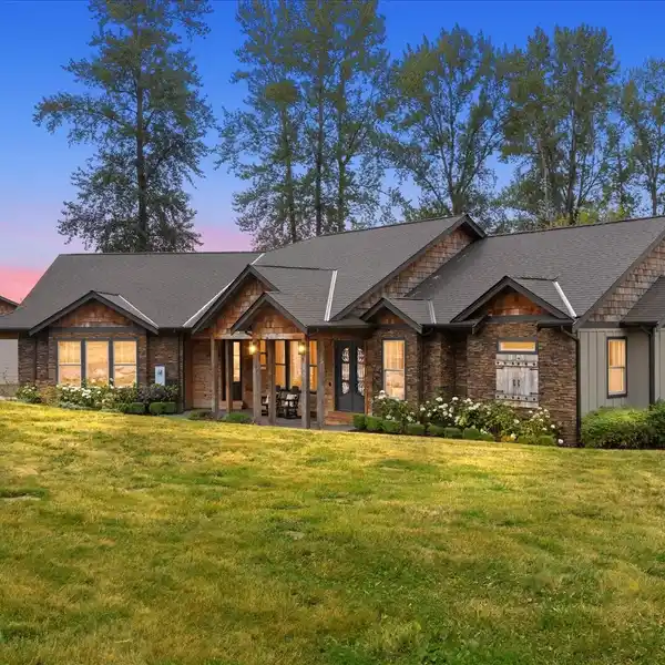 LUXURY COUNTRY LIVING WITH GATED ENTRY