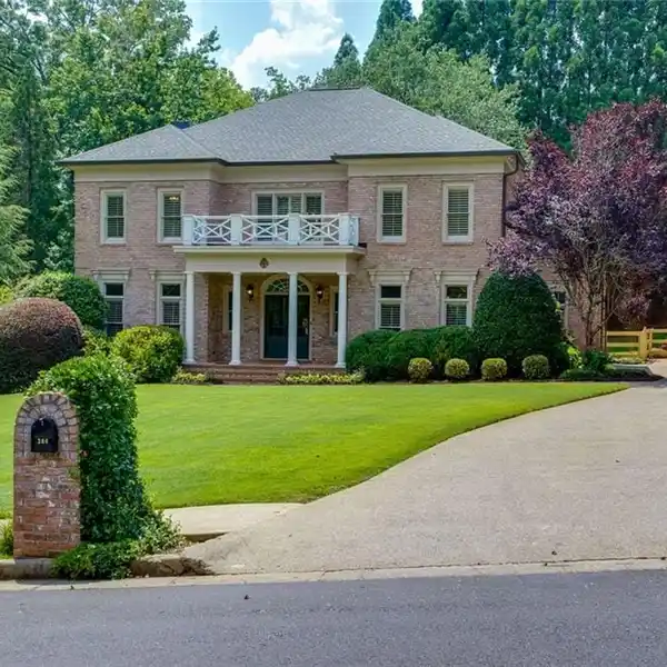 STATELY GEORGIAN MANOR