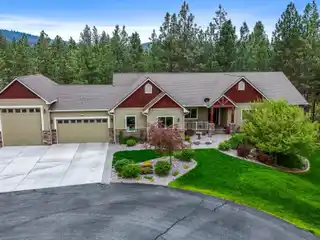 Stunning Daylight Rancher in Whitetail Ridge