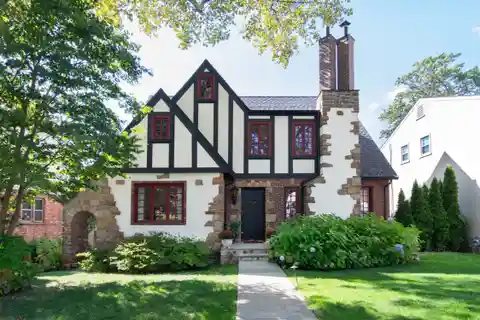 Beautifully Maintained Tudor in Lincoln Park