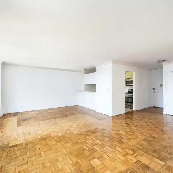 BRIGHT HOME IN THE BEAUMONT CONDOMINIUM