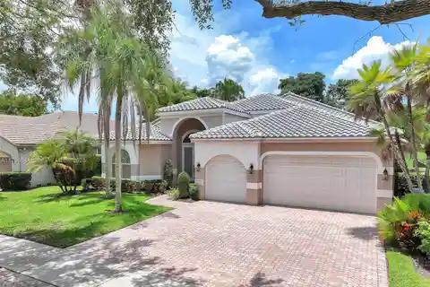 Beautifully Updated Home in Weston Hills Country Club