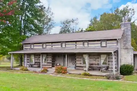 Historic Tennessee Homestead on 14.5 Scenic Acres