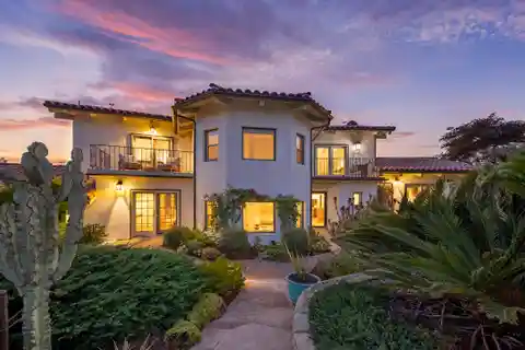 Beautiful Home on a Coastal Ridge