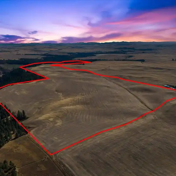 A STUNNING 369-ACRE PROPERTY