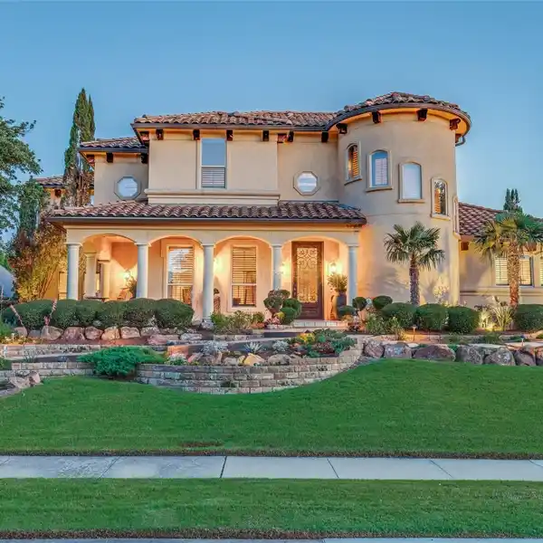 SHELLY MALONE CUSTOM HOME LIKE NO OTHER