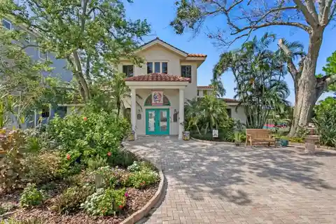 Extraordinary Waterfront Estate