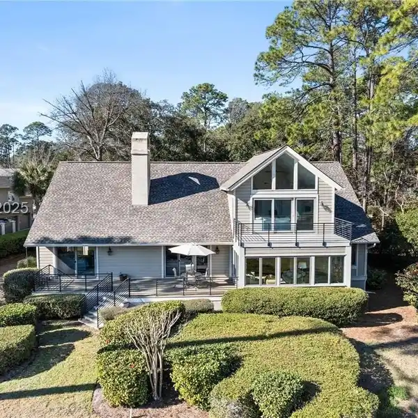 THOUGHTFULLY DESIGNED HOME WITH STUNNING VIEWS