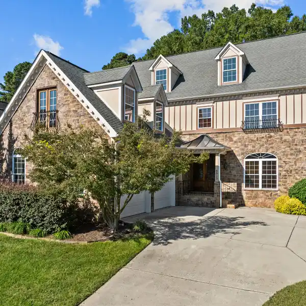 EXCLUSIVE MIDTOWN HOME