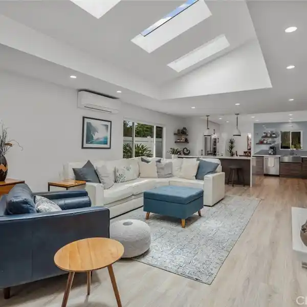 MID-CENTURY GEM WITH SALTWATER POOL PARADISE
