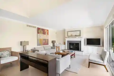 Sunny Southampton Retreat