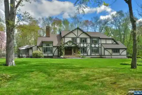 Rare Gem on a Quiet Cul-De-Sac