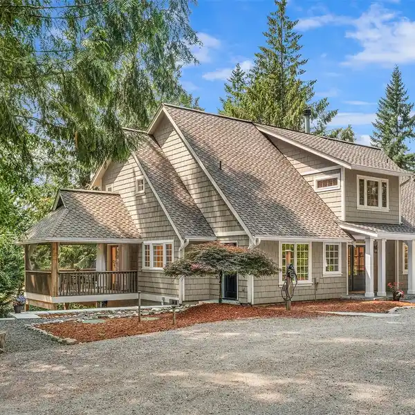 STUNNING AND PRIVATE HOME ON 5 PEACEFUL ACRES